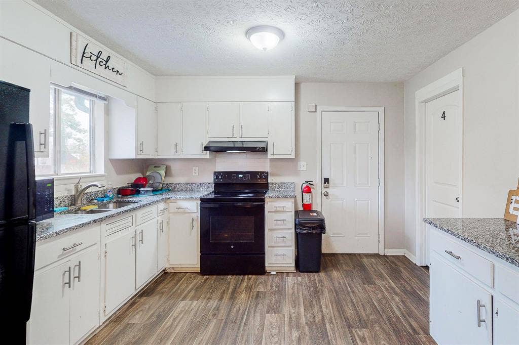 7 BR in Jonesboro