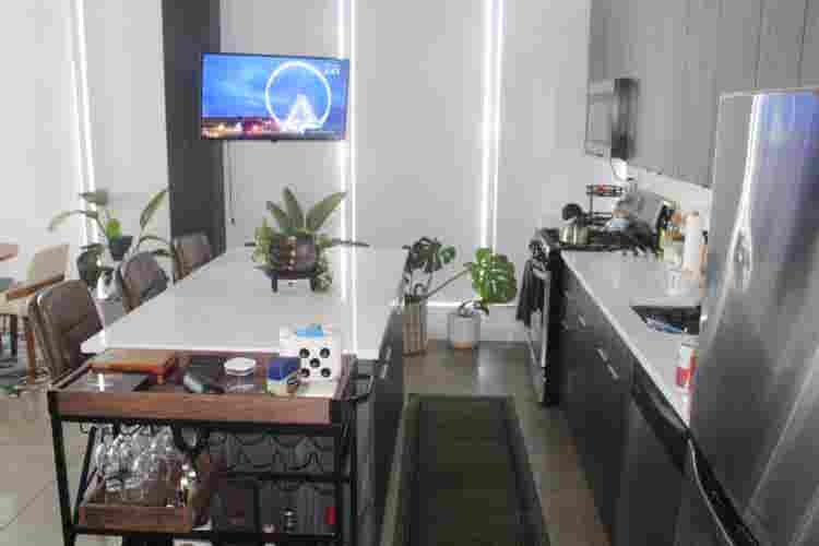 Modern BA Loft Style Apt