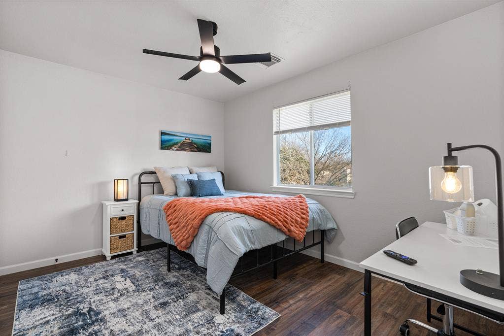 7 BR in Converse