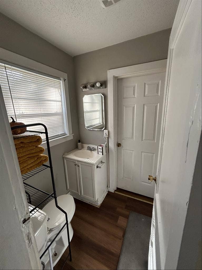 Cozy room in midtown