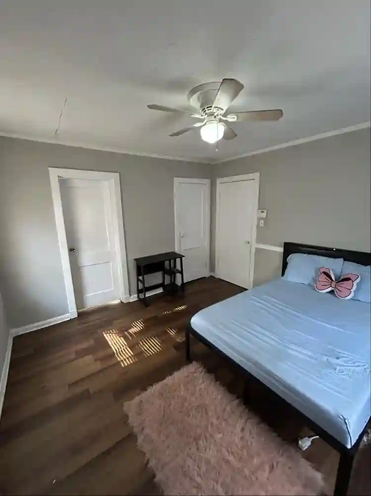 Cozy room in midtown