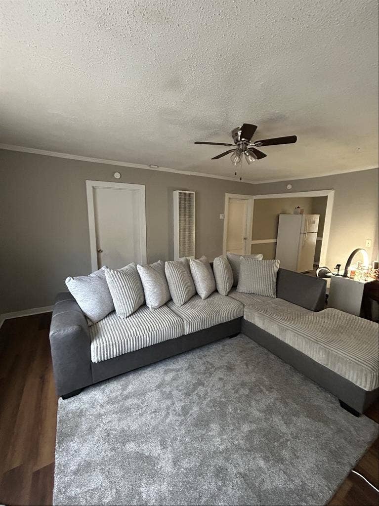 Cozy room in midtown