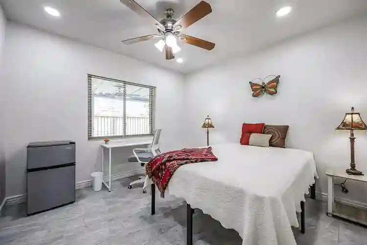7 BR in Mesa