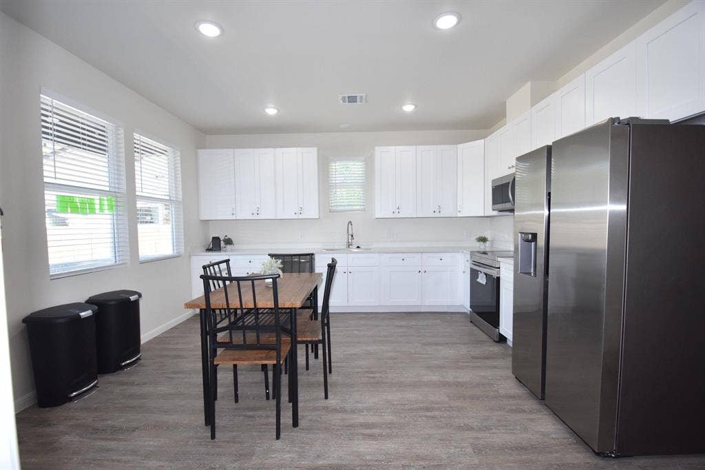 7 BR in Houston