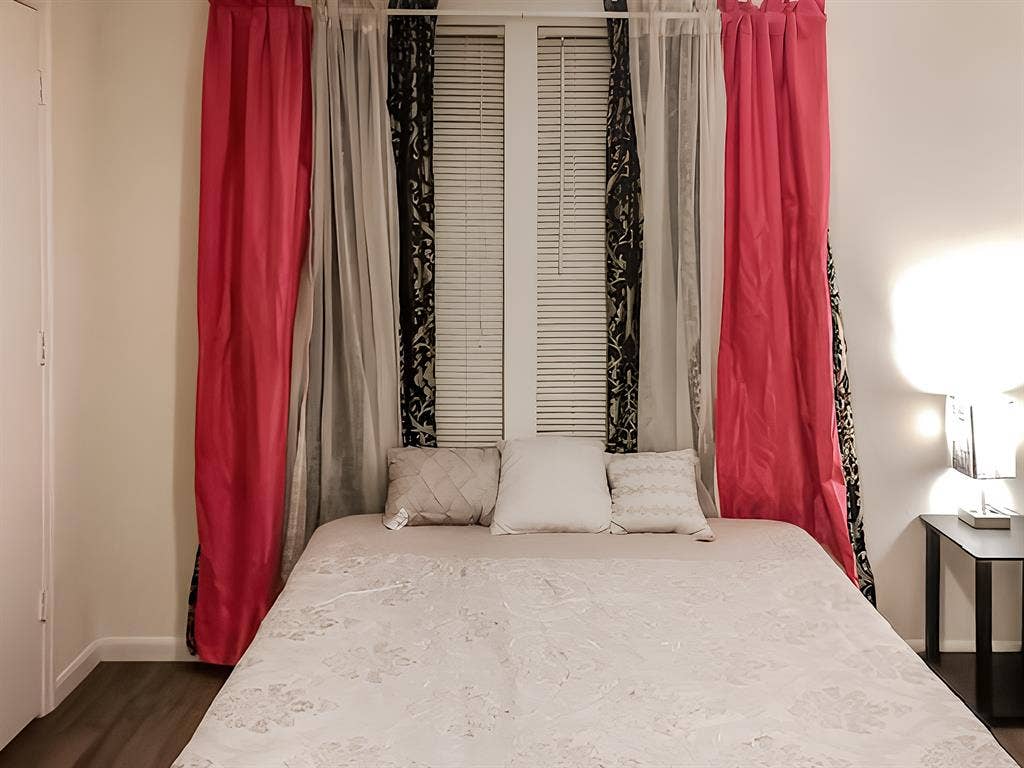 8 BR in Houston