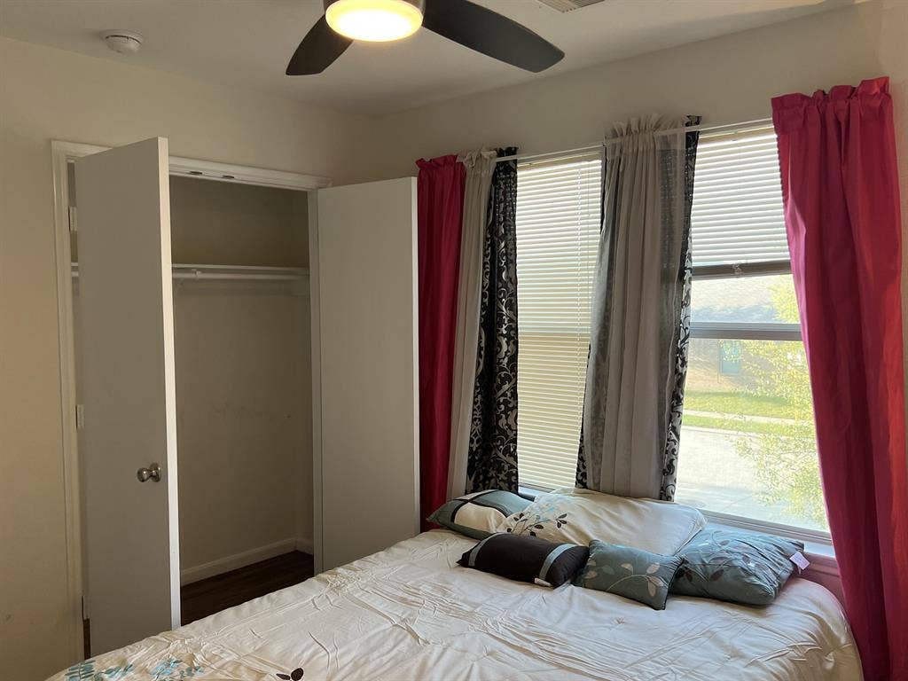 8 BR in Houston