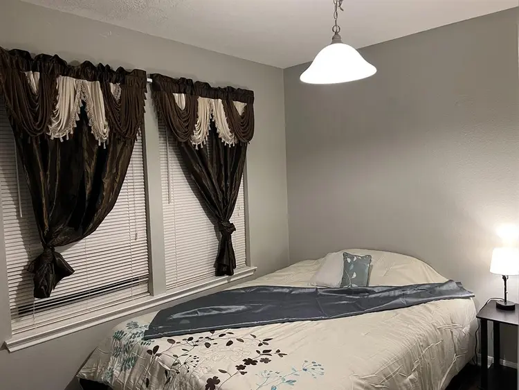 8 BR in Houston