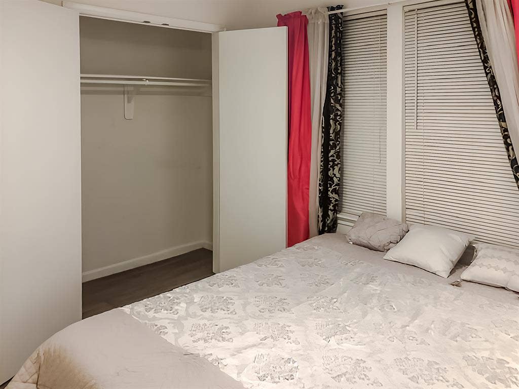 8 BR in Houston