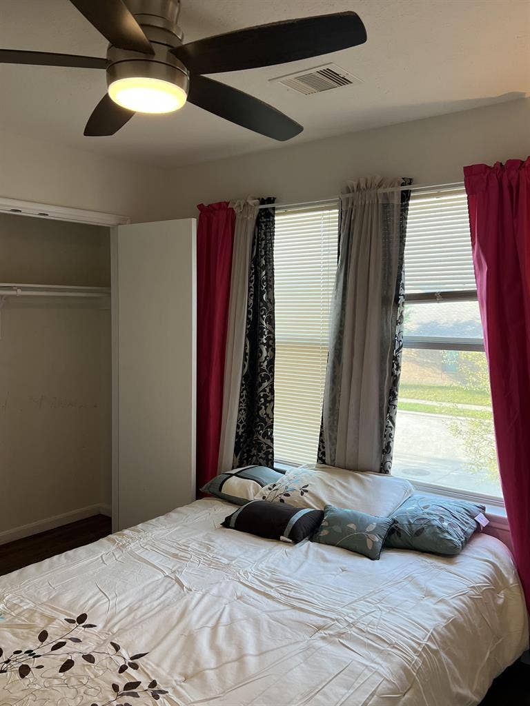 8 BR in Houston