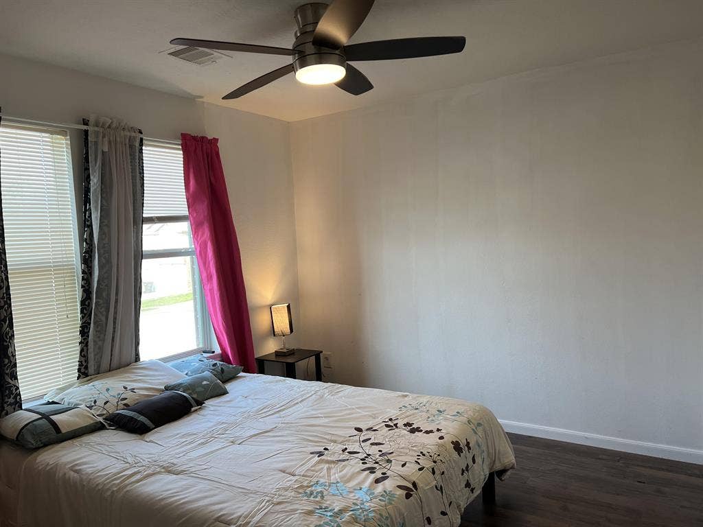 8 BR in Houston