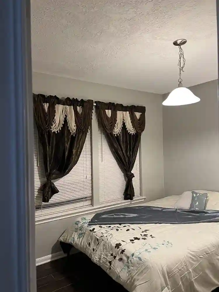 8 BR in Houston