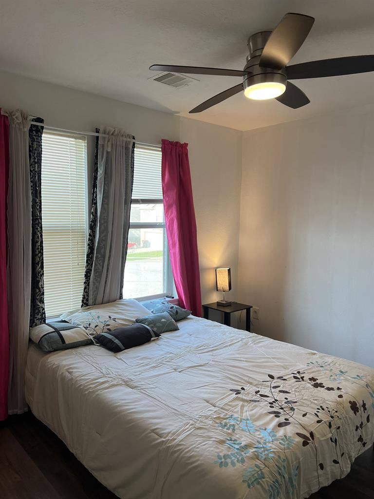 8 BR in Houston