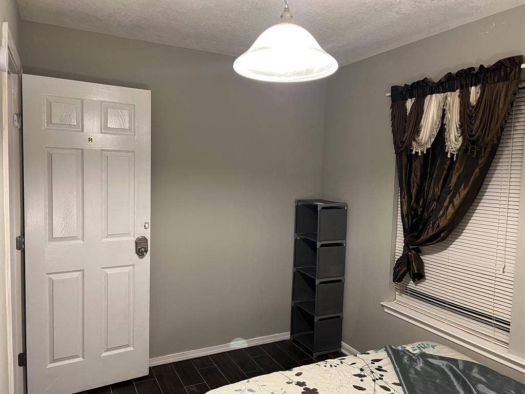 8 BR in Houston