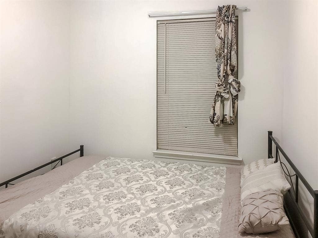 8 BR in Houston