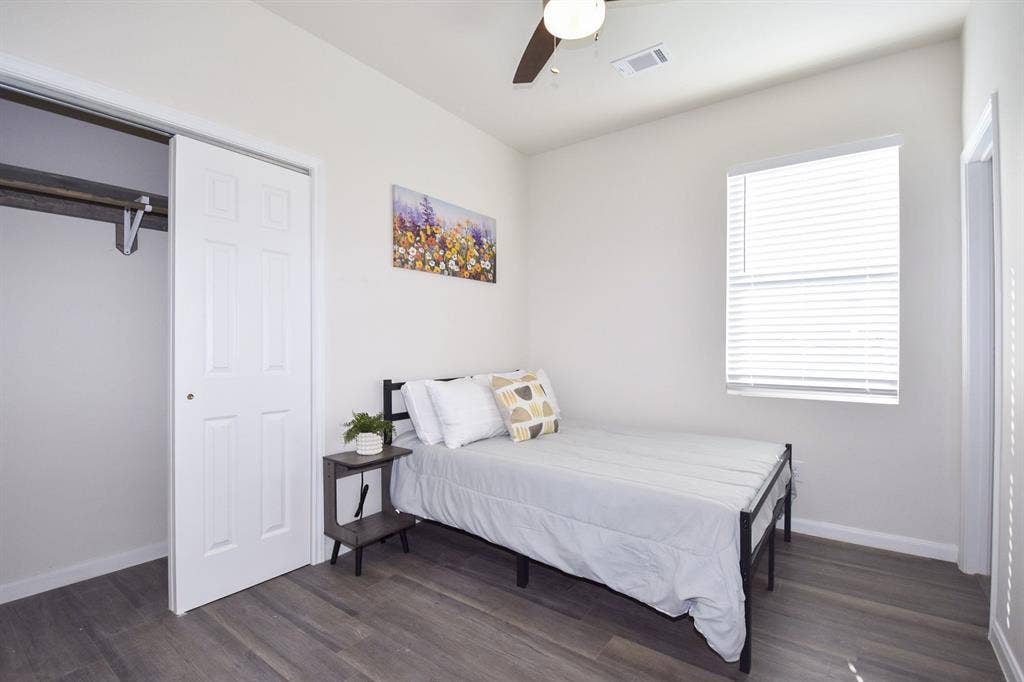 7 BR in Houston