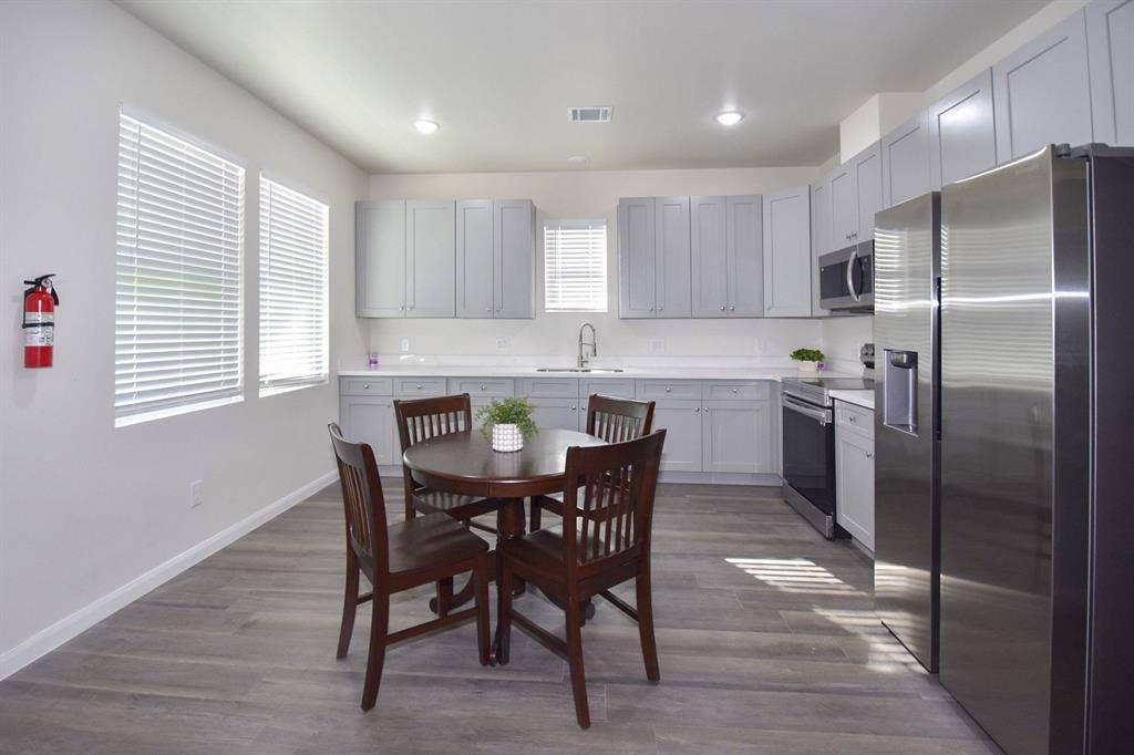 7 BR in Houston