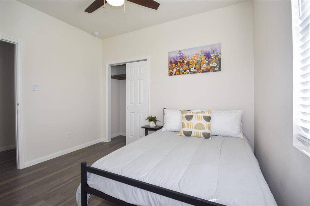 7 BR in Houston