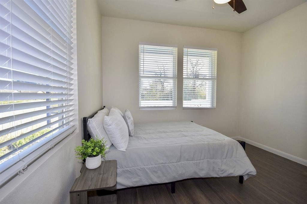 7 BR in Houston