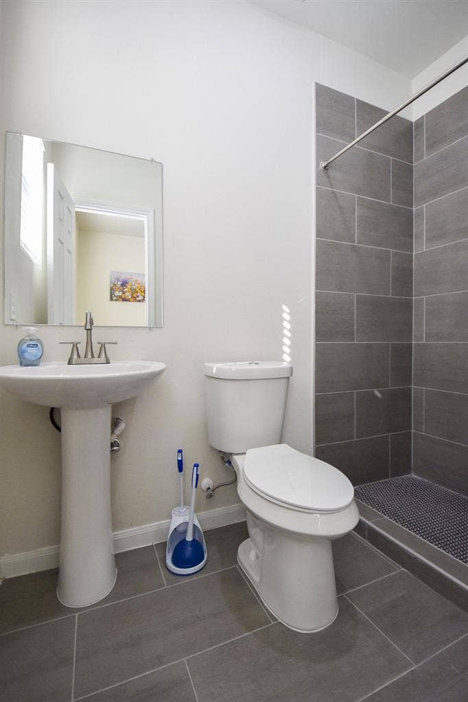 7 BR in Houston