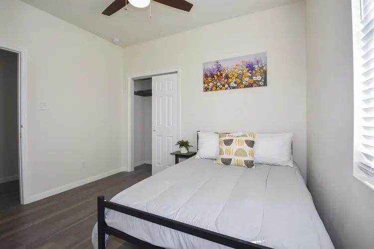 7 BR in Houston