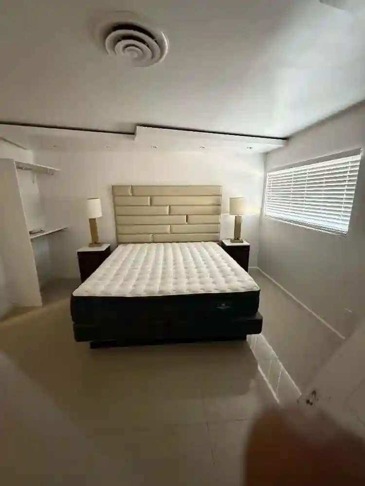 6 BR in Las Vegas