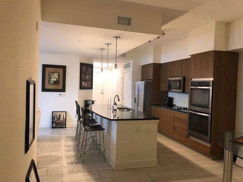 NICE PRVT BEDROOM / SHARED BTH