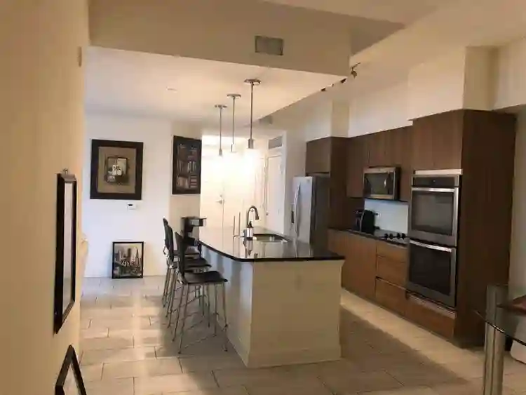 NICE PRVT BEDROOM / SHARED BTH