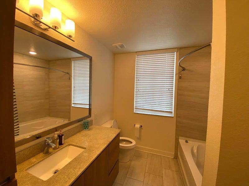 NICE PRVT BEDROOM / SHARED BTH