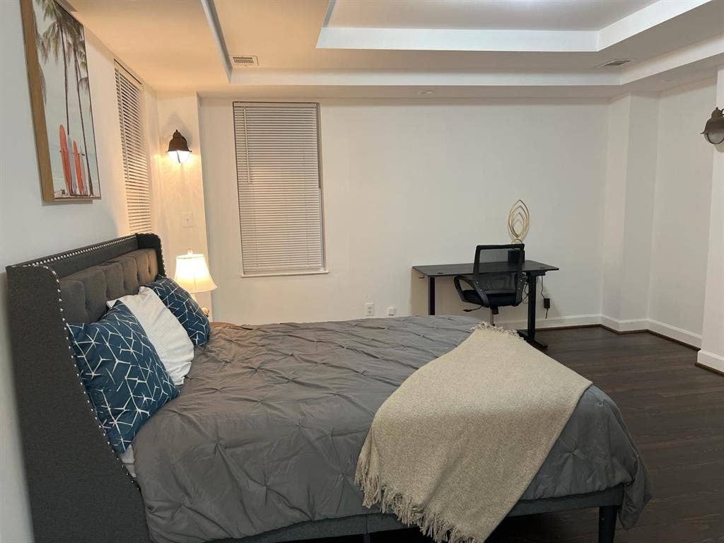 8 BR in Baltimore