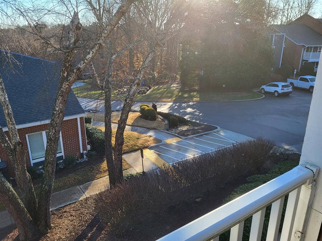 Nice br and priv bath in Cary apt