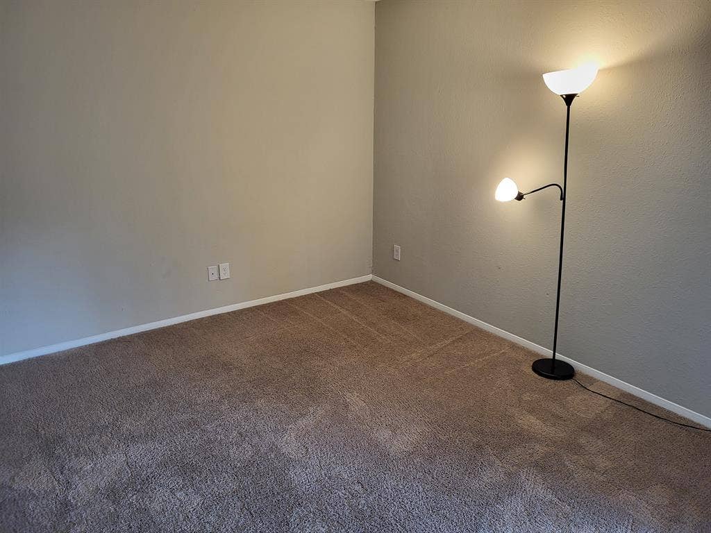 Nice br and priv bath in Cary apt
