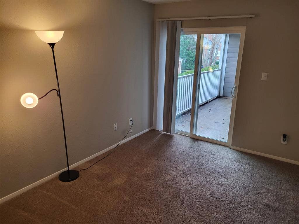 Nice br and priv bath in Cary apt