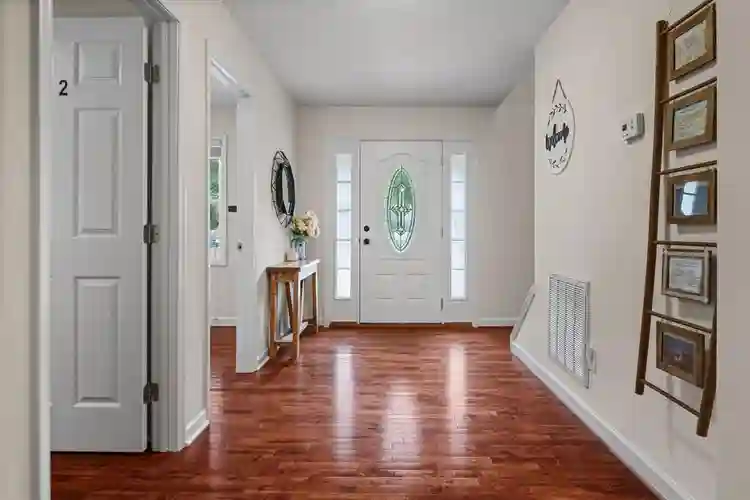8 BR in Richmond