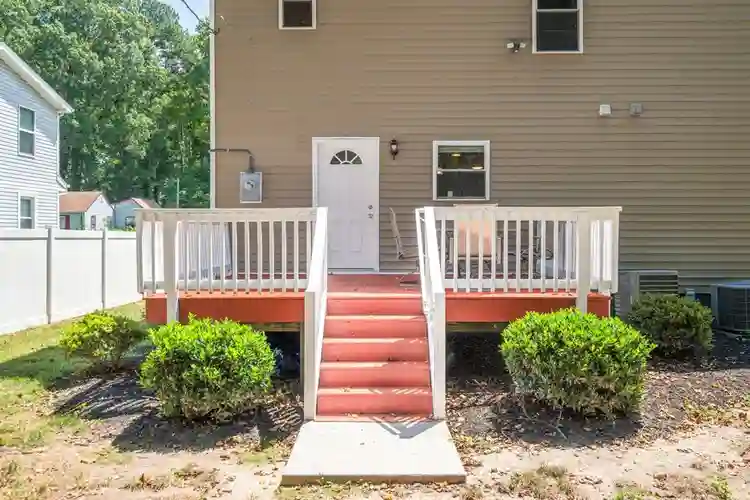 8 BR in Richmond
