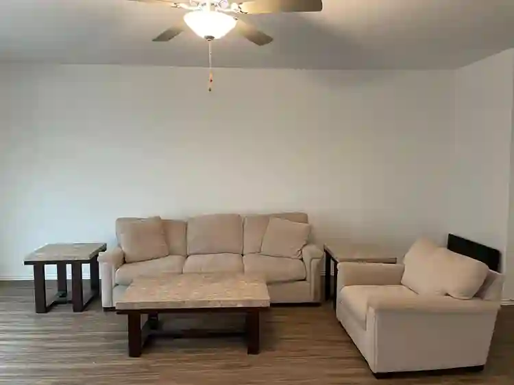 3 BR in Austin