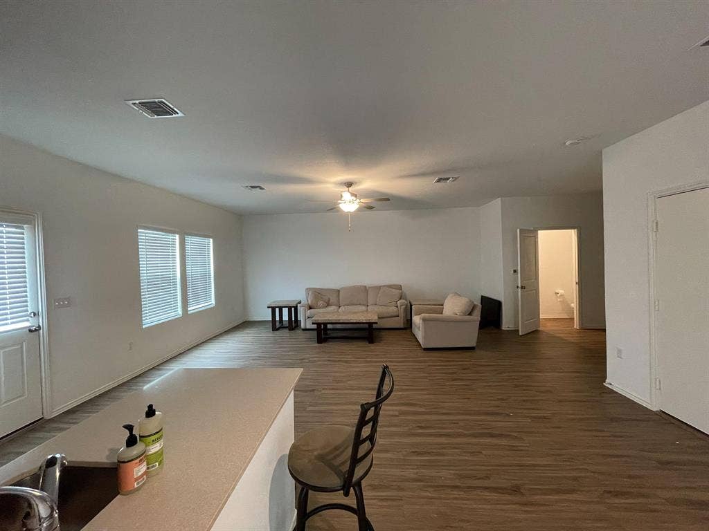 3 BR in Austin