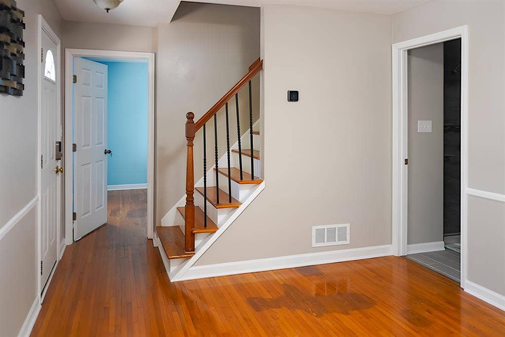 6 BR in Forest Park