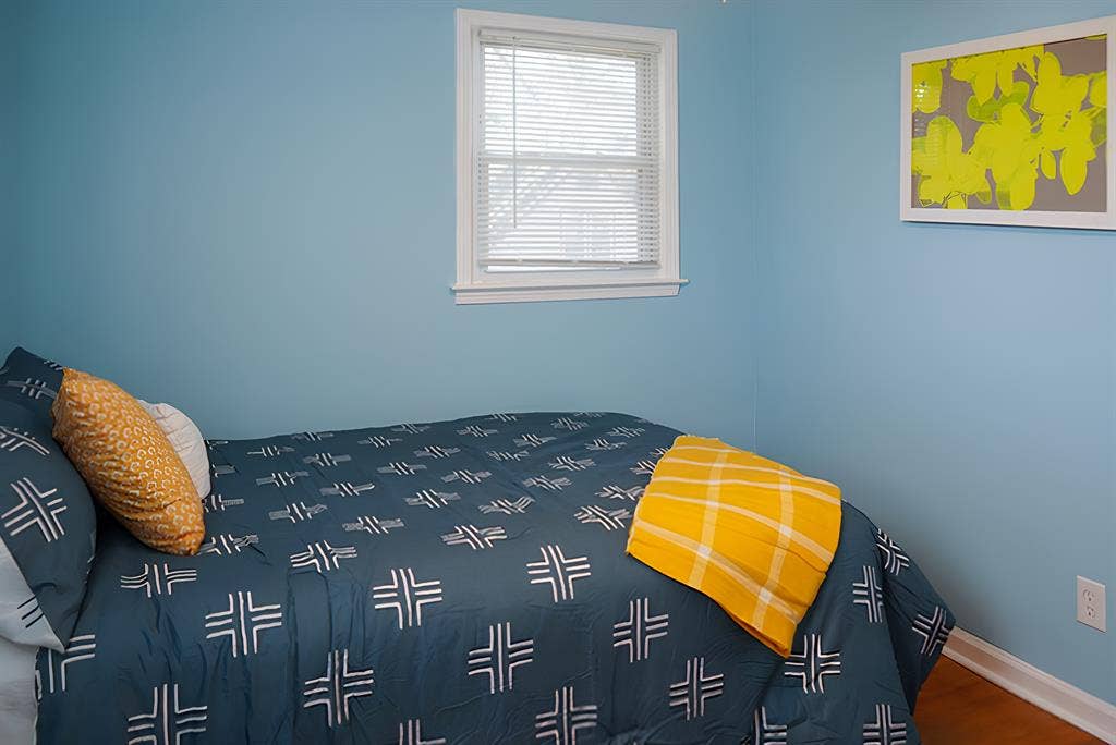 6 BR in Forest Park