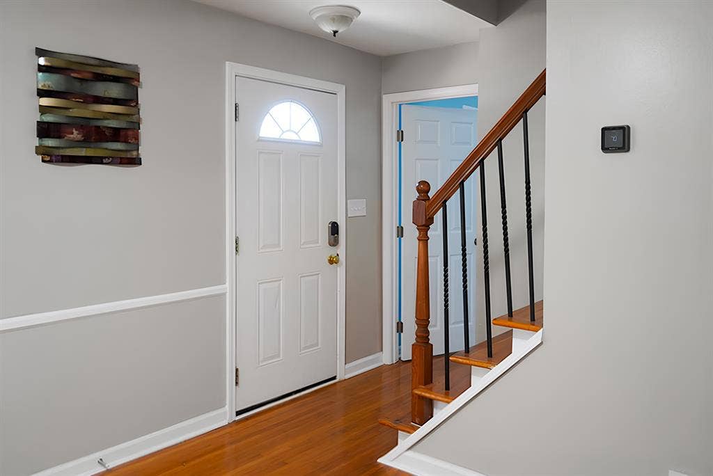 6 BR in Forest Park