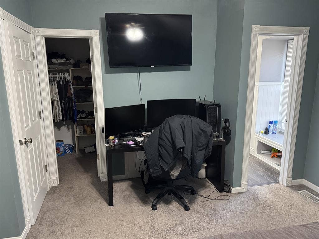 Master Bedroom for Rent