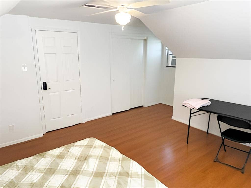 7 BR in Houston