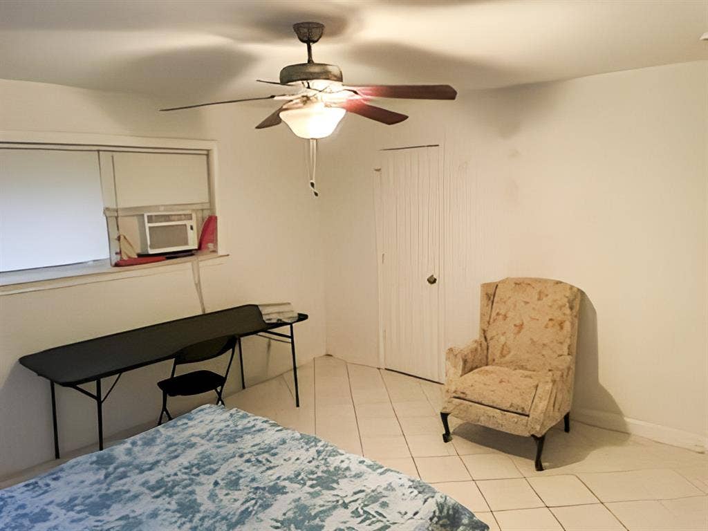 7 BR in Houston