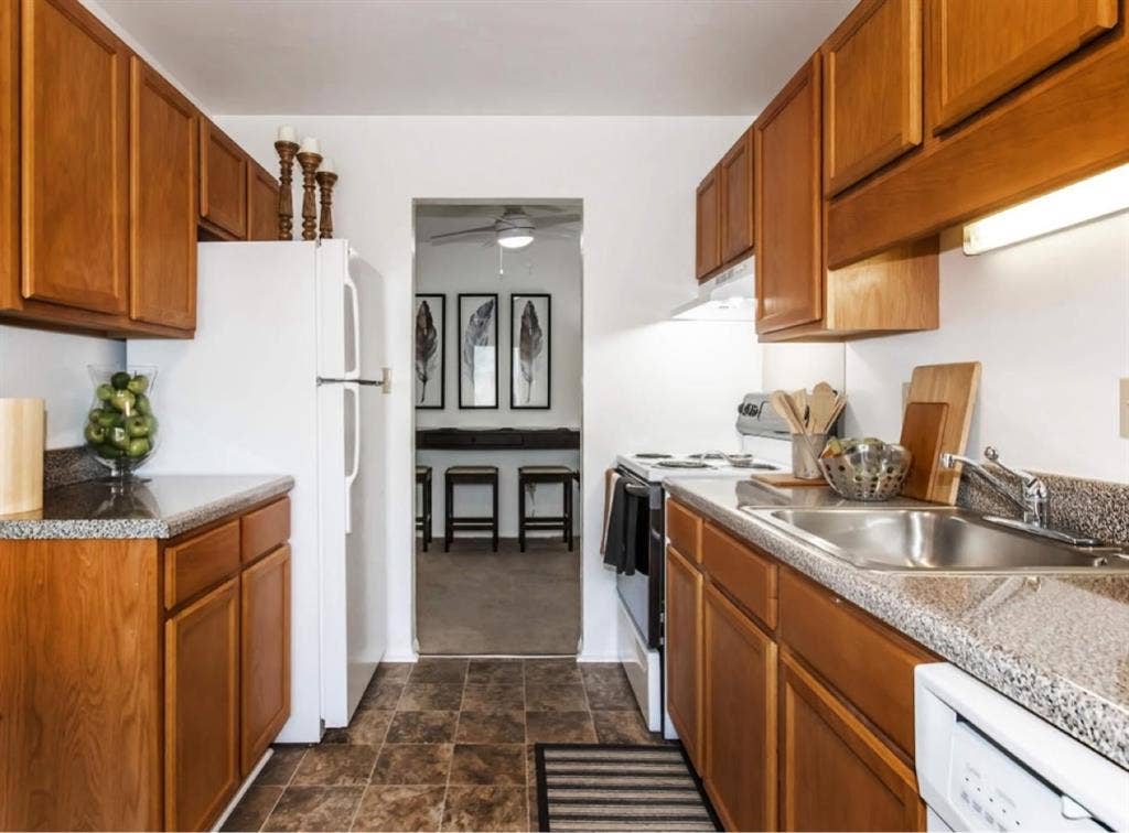 Looking for a 3rd to join my gf/me