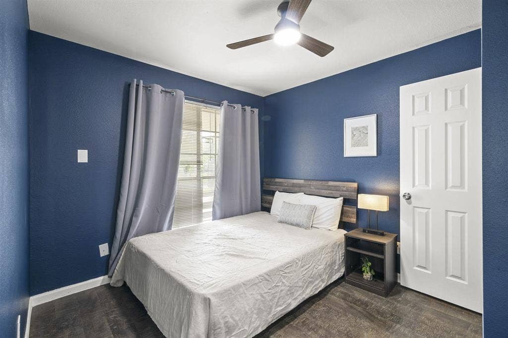 8 BR in Houston