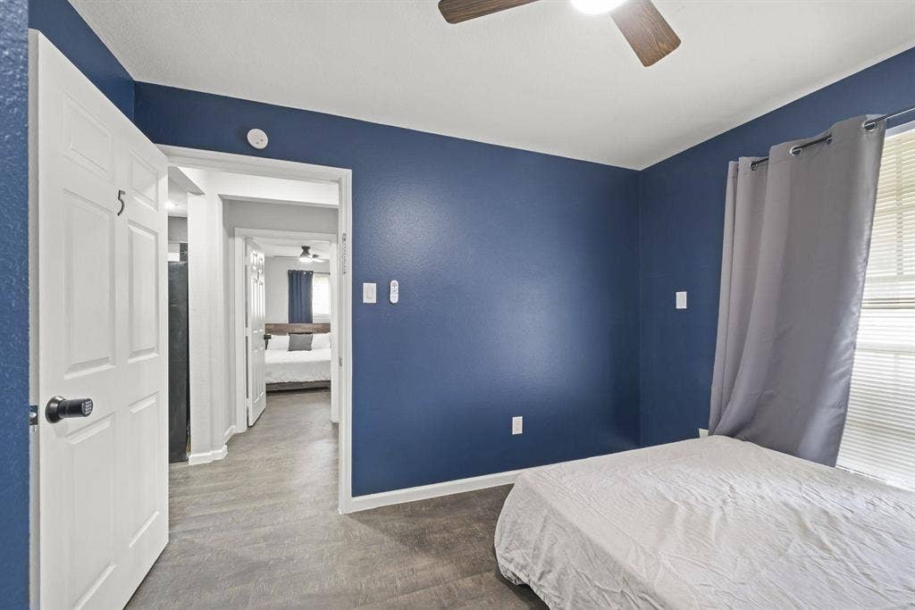 8 BR in Houston