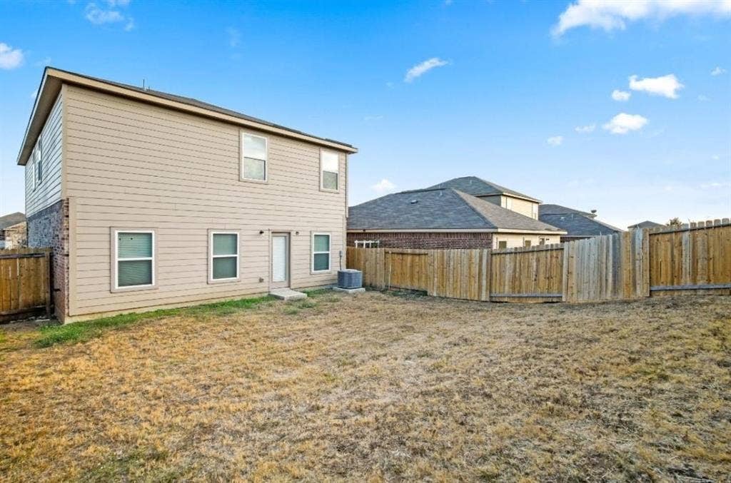 4 BR in Manor