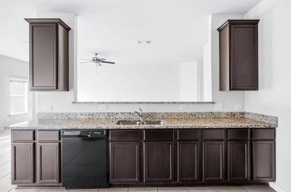 4 BR in Manor