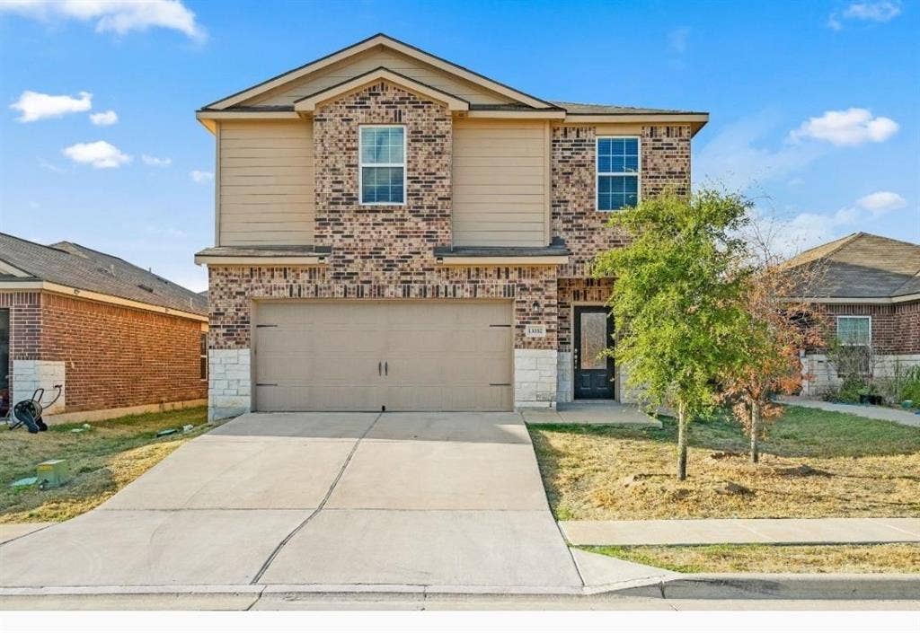 4 BR in Manor