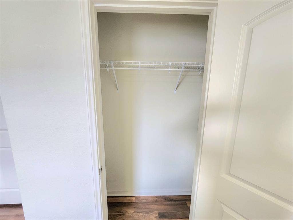4 BR in Manor