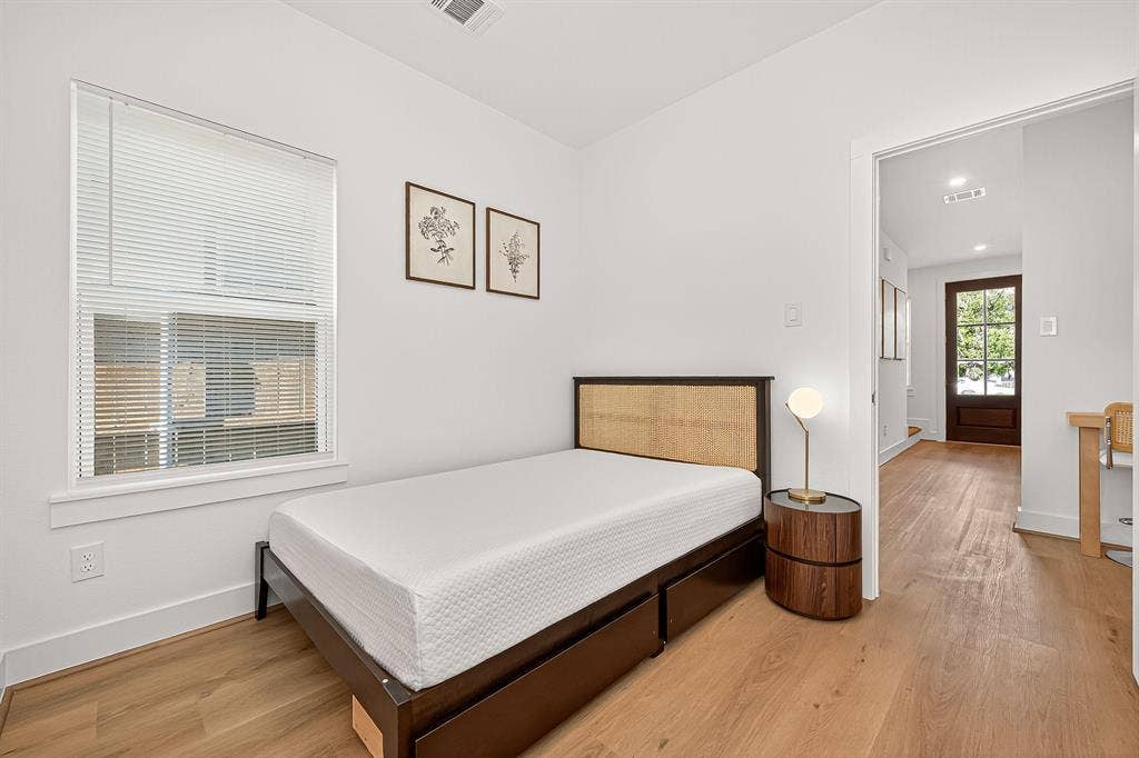 9 BR in Houston